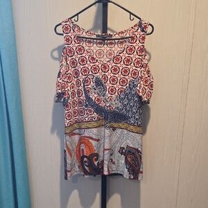 (J7) Coco Bianco Floral and Paisley Cold Shoulder Blouse - Red, Blue, White Sz M